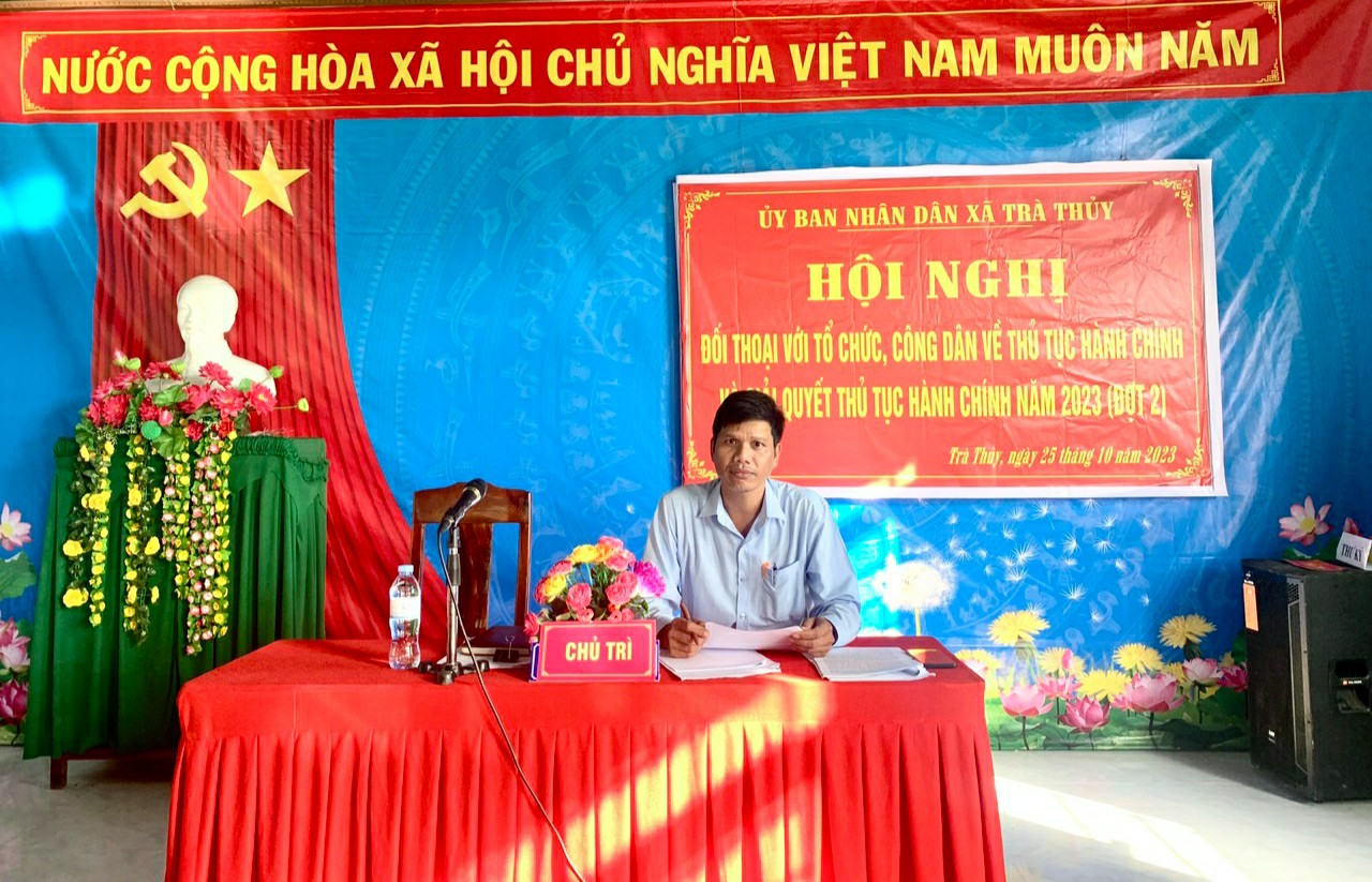 UBND xã Trà Thủy về thực hiện đối thoại với tổ chức, công dân về TTHC và giải quyết TTHC (đợt 2 năm 2023) tại Thôn 5, xã Trà Thủy.
